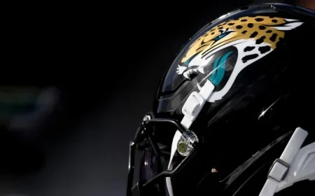 Travis Hunter Successfully Completes Knee Surgery