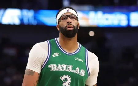 Sources: Mavericks Hold Anthony Davis Out Until Owner Approves Return