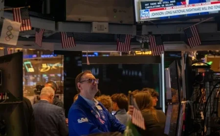 Tech Stocks Plunge as Market Reacts to Government Reopening
