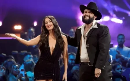 Kacey Musgraves, Carin León Debut ‘Lost in Translation’ Live at Latin Grammys