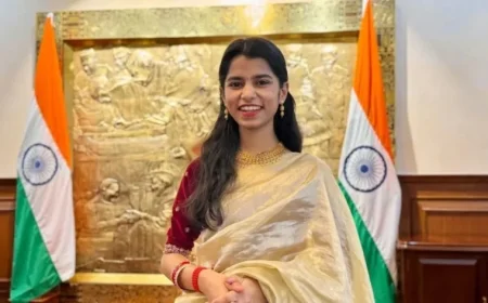 Bihar Elections: BJP’s Maithili Thakur Leads in Alinagar Early Results