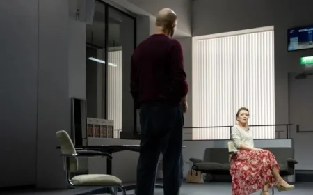 Review: Mark Strong and Lesley Manville Shine in Broadway’s ‘Oedipus’