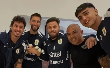 Arévalo Ríos Visits Uruguay Team in Mexico: “More Nervous Off the Field”