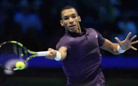 Auger-Aliassime Defeats Zverev, Advances to ATP Finals Semifinals