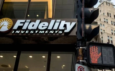Fidelity Blocks 401(k) Access, Cites Safety Amid Criticism of Control Move