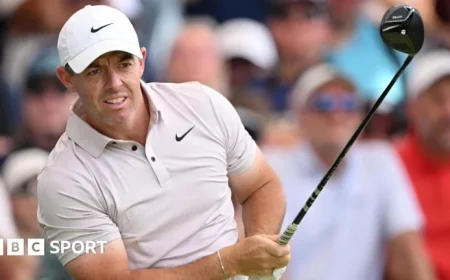 Rory McIlroy Ties for Lead, Nears Race to Dubai Triumph