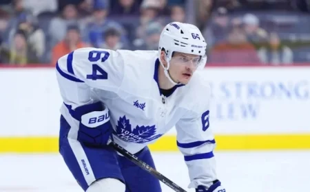 Canucks Secure One-Year Deal with Forward David Kampf