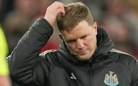 Carragher Blasts Newcastle Board for Failing Howe After Brentford Loss
