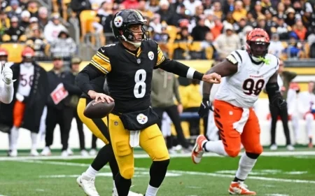 Aaron Rodgers Exits Early; Steelers Lead 10-6 at Halftime