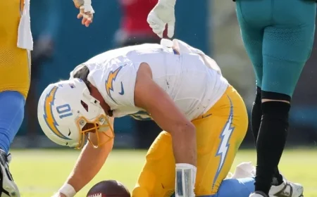 Jaguars Lead 35-6 as Trey Lance Replaces Herbert for Chargers