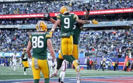 Packers Triumph Over Giants in Windy, Injury-Prone New York Clash