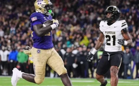 Adam Mohammed Scores 3 Touchdowns as Washington Dominates Purdue 49-13