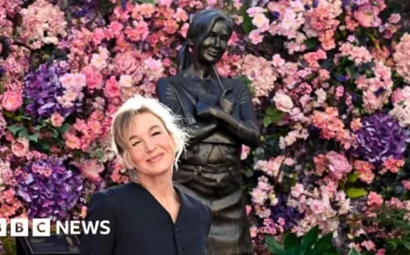 Zellweger Praises New Bridget Jones Statue: ‘She’s Cuter Than Me’