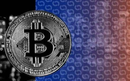 Bitcoin Erases 2025 Gains, Analyst Warns of Fragile Market