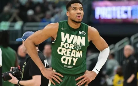 Giannis Antetokounmpo Leaves Bucks Game Against Cavs After Injury Fall
