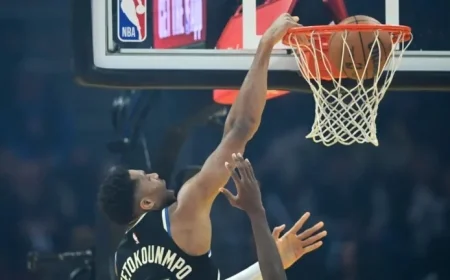 Giannis Antetokounmpo Exits Bucks-Cavaliers Game in Second Quarter