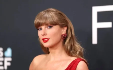 “Parasocial: Cambridge Dictionary’s Word of the Year After Swift Engagement”