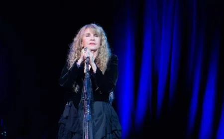 Stevie Nicks Honors Tom Petty with Performance in Toronto