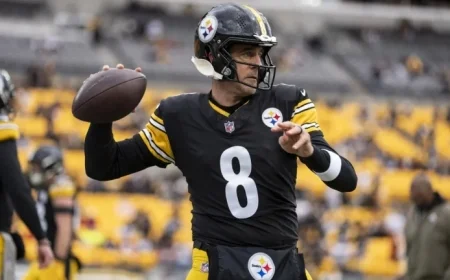 Aaron Rodgers Avoids Surgery, Aims to Play Against Bears Sunday