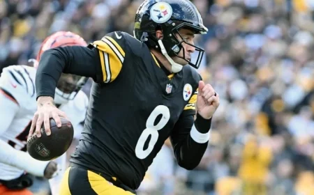 Mike Tomlin Confirms Aaron Rodgers’ Wrist Fracture, Keeps Playing Possibility Open