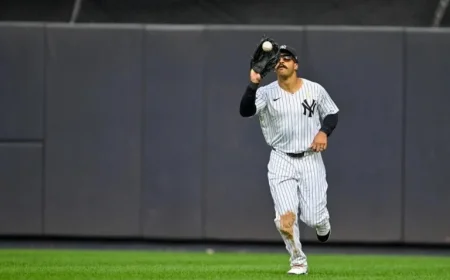 Trent Grisham Accepts Qualifying Offer