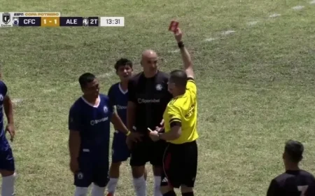 Santiago Silva Receives Red Card in Copa Potrero Match