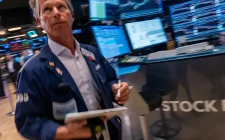 Fund Managers Warn: AI Bubble Looms as Companies Overextend After 20 Years