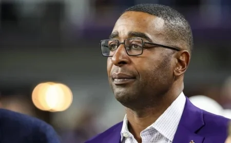 McCarthy’s QB Coach Apologizes to Cris Carter for Disrespectful Tweet