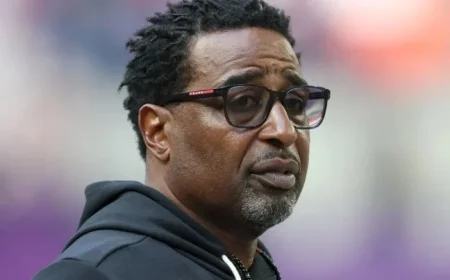 QB Coach Apologizes for Calling Vikings Legend Cris Carter a “Clown”