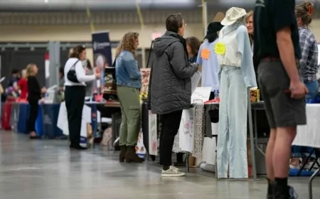 US Payrolls Increase in September; Jobless Rate Reveals Economic Fragility