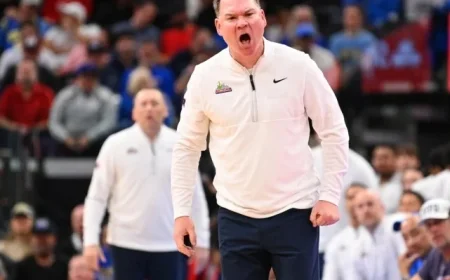 Tommy Lloyd, Jaden Bradley React to Arizona Wildcats’ Victory Over No. 3 UConn