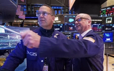 Dow Plunges 500 Points Amid AI Bubble Concerns Impacting Stocks