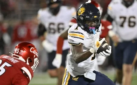 Bears Struggle with Errors, Lose 31-10 to Stanford