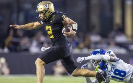 Mark Stoops Criticized Following Heavy Defeat to Vanderbilt