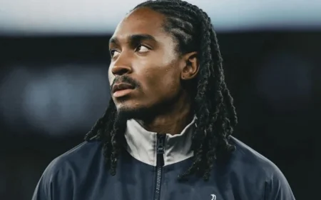 Roy Keane Disputes Gary Neville’s Opinion on Tottenham’s Djed Spence in England Debate