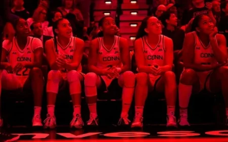 Top-Ranked Huskies Face Utah in HOF Women’s Showcase Duel