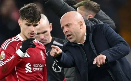 Gary Neville Advises Liverpool to Innovate with Defensive Strategy