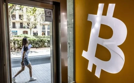 Bitcoin Funds Face Worst Month as Investors Withdraw $3.5 Billion