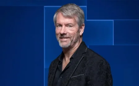 Does Bitcoin’s Plunge Jeopardize Michael Saylor’s Strategy?