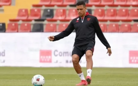 Alexis Sánchez Completes Second Consecutive Training Session with Sevilla