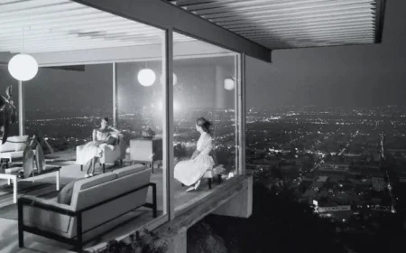 Iconic Stahl House Listed for First Time Since Construction