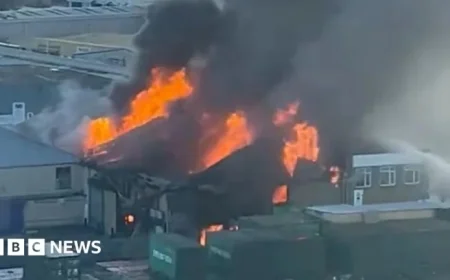 100 Firefighters Battle Blaze at London Warehouse