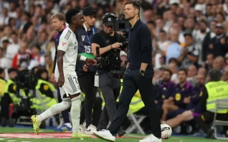 Vini Jr. Halts Real Madrid Renewal Amid Tension with Xabi Alonso: Report