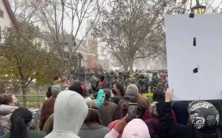 Federal Agents Deploy Chemical Irritants in St. Paul Crowd Clash
