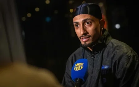 Raphinha Celebrates Special Return to the Pitch