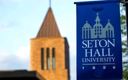 Physics Faculty Earns KITP Fellowship to Forge Global Research Opportunities for Students