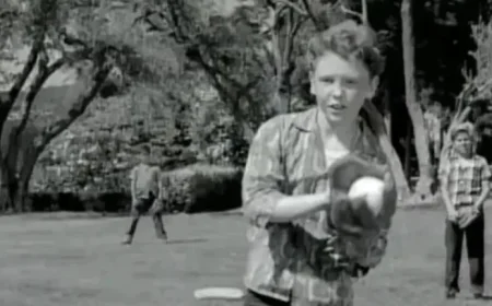 ‘Leave It to Beaver’ and ‘Twilight Zone’ Actor Dies at 76 from Cancer