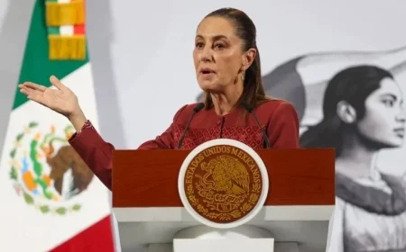 Salma Hayek Talks and Honduran President Visit Highlight Monday’s Mañanera