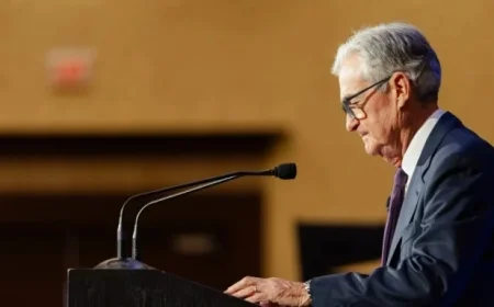 Fed Beige Book: Employers Embrace AI, Revise Hours, Freeze Hiring to Avert Layoffs