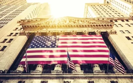 Dow Surges as JPMorgan, Goldman Sachs Lead; Intel Soars on Apple Rumor